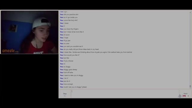 Adolescente escondiéndose de sus padres masturbándose en omegle