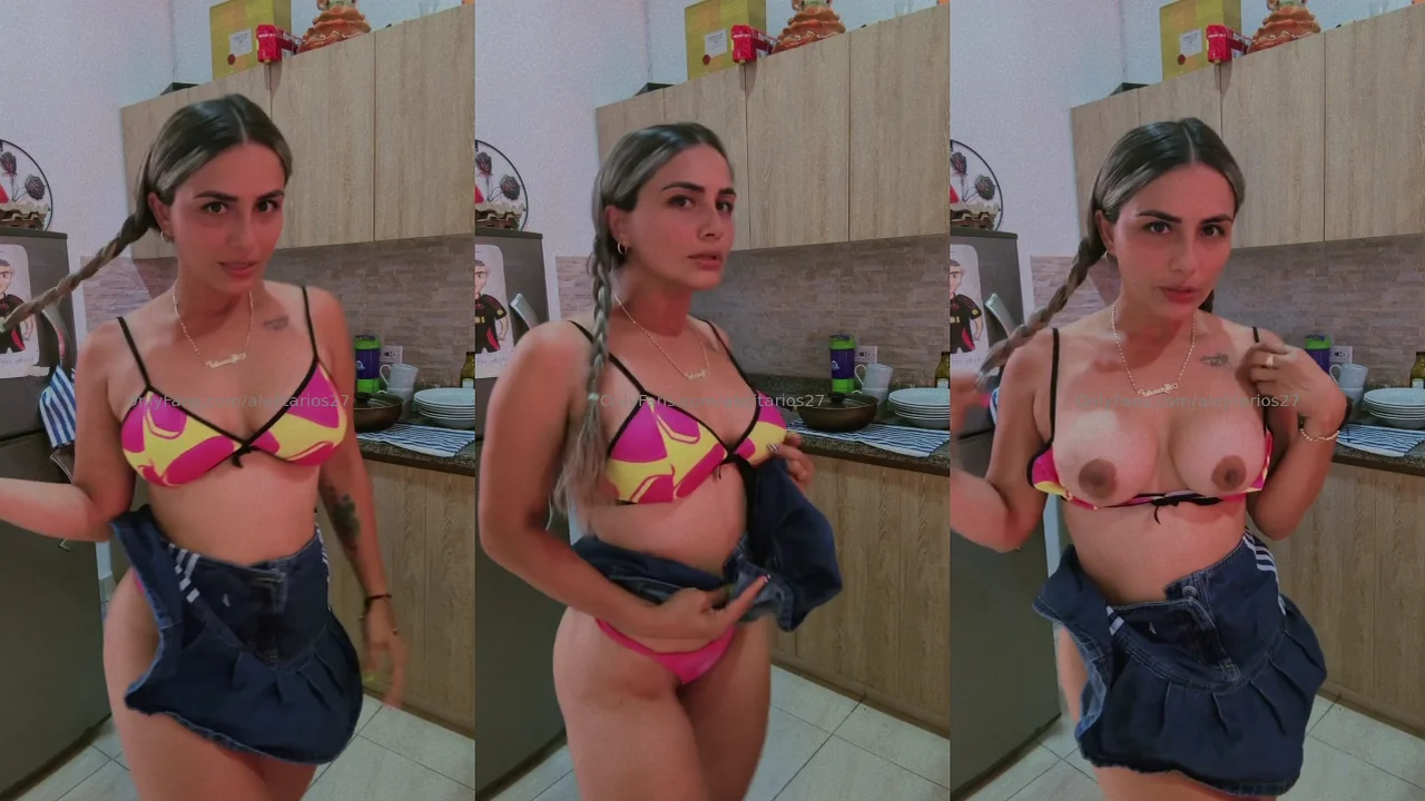 Alejita Rios mostrando las tetas