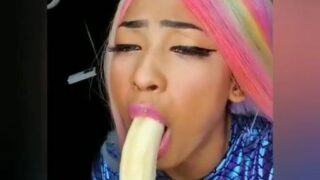 Aliany Garcia se mete unq banana