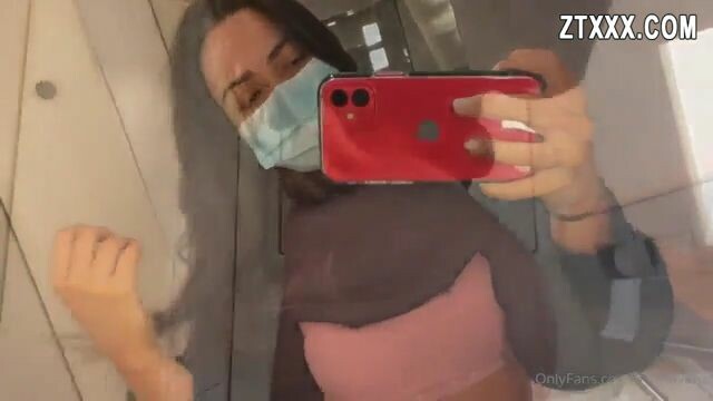 Ariana van X masturbándose en el avión