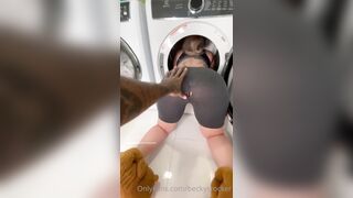 Becky Crocker se queda atascada y se la follan