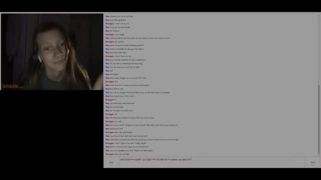 Chica tonta es convencida de masturbarse en omegle