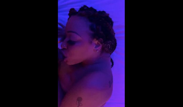 Cinta sexual de monet con caspa y tetas enormes