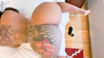 Gran Culo Tatuado KKVSH Twerking