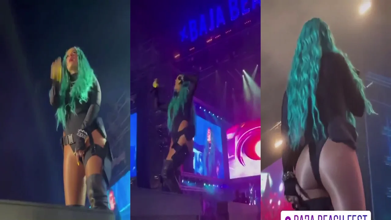 Karol g mostrando el culo en la tarima