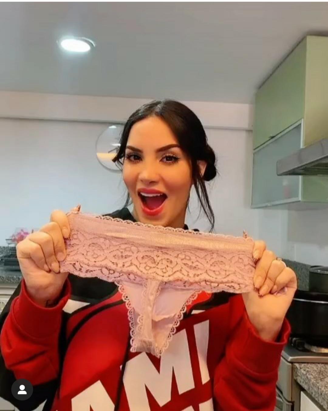 Kimberly Loaiza pack desnuda