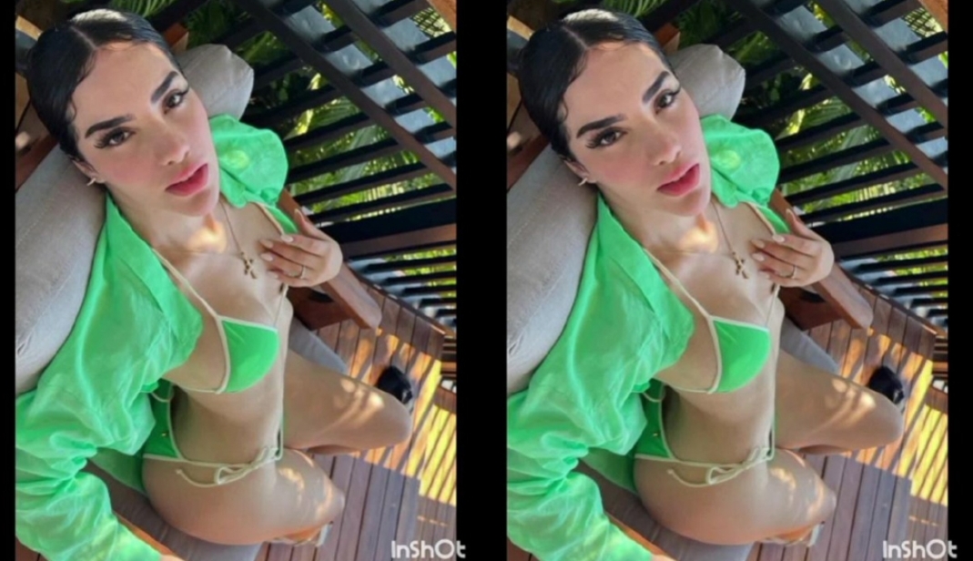 Kimberly Loaiza sexy pose