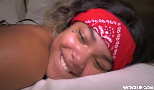 La Jass Mira su cara de felicidad mientras recibe un BBC