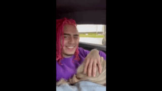 Lil pump recibe una mamada mientras espera el tráfico