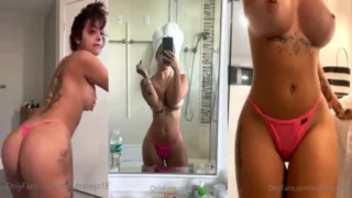 Malu Trevejo desnuda en el Baño