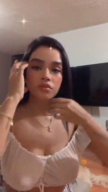 Mexicana hermosa hace un live para provocar