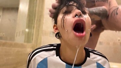 Pierde una apuesta con Francia y es brutalmente follada