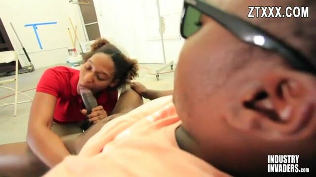 Sacando toda la lechita antes de ir a trabajar