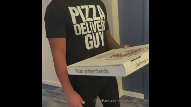 ScarlettKissesXO Follando con el vendedor de pizzas se filtró video
