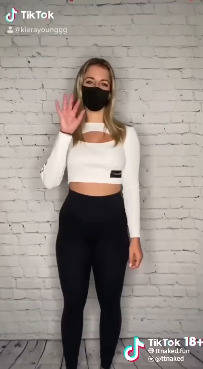 Se desnuda en Tik Tok xxx