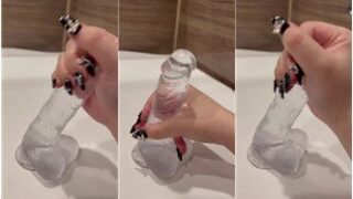 Se filtró el video de Yui Hiiragi desnuda con la mano en Onlyfans