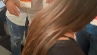 Se masturba en publico por una promoción