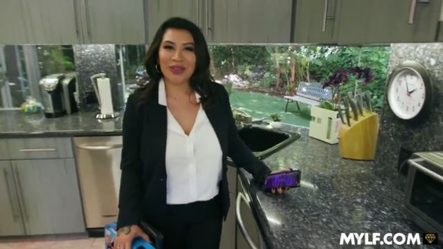 Secretaria tokyo lynn coño peludo follada