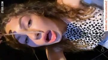 Shaiden Rogue buscando un tratamiento facial