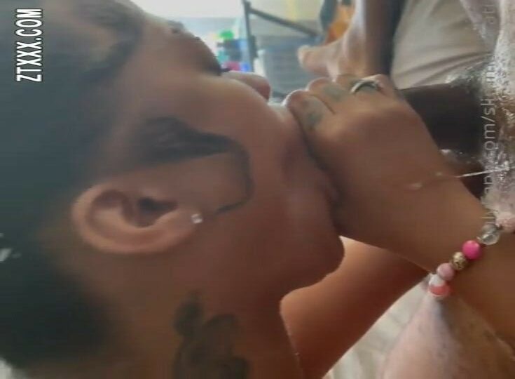 Slimmaserati comiendo una gran polla negra