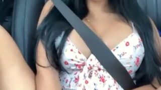 Steffyofficial masturbandose