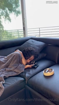 Theeministalli se despierta para ser follada por una bbc