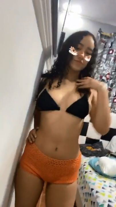 Valery Altamar mostrando su traje de baño