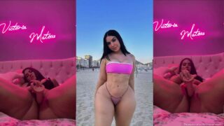 Victoria Matosa masturbandose con dildo