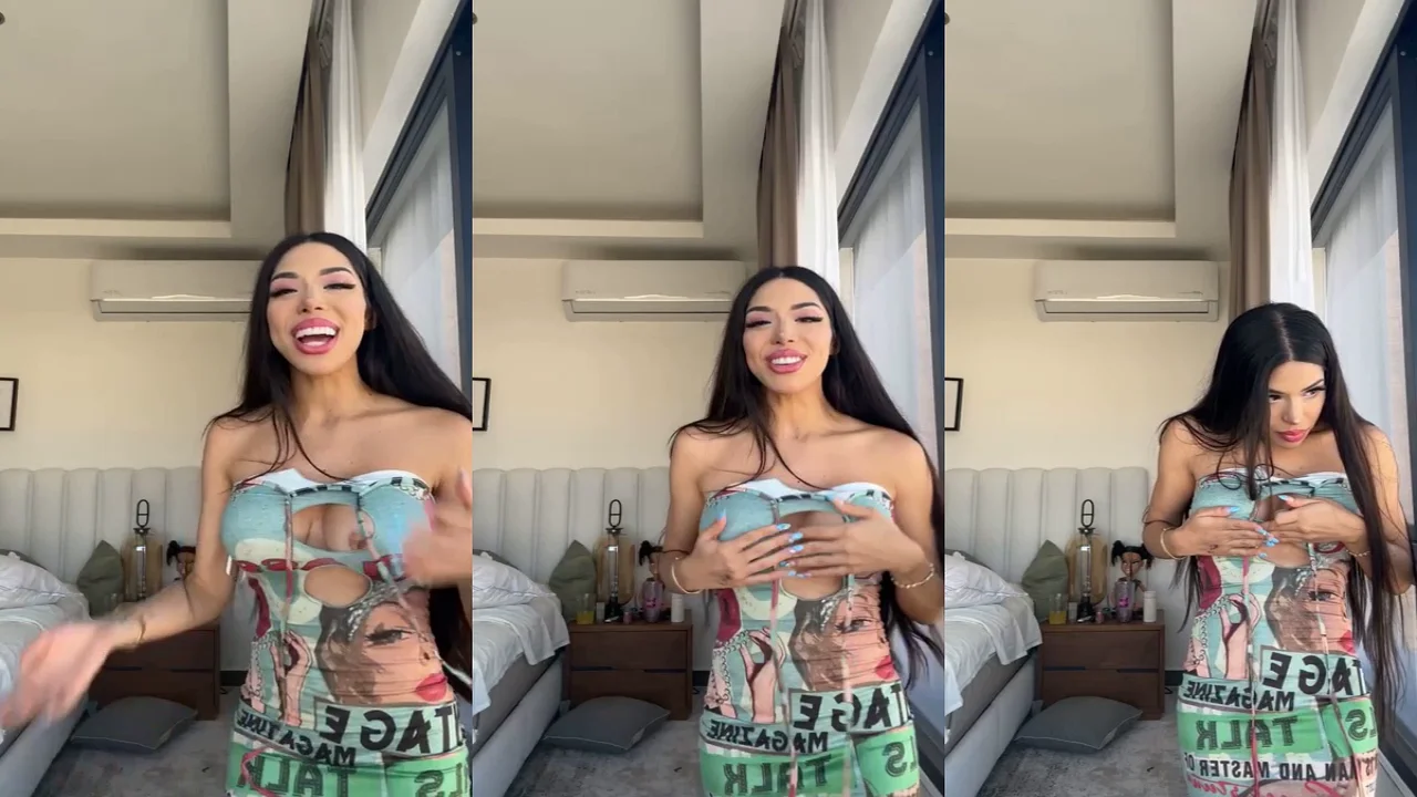 Yeri MUA muestra el pezón en LIVE