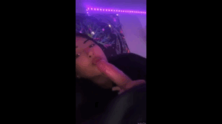 ella me trata tan bien tragándose mi semen